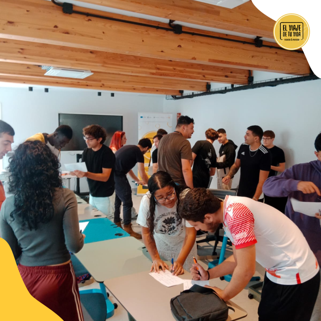 Avanza el curso de Asistente de Comida Rápida con dinámicas prácticas y trabajo en equipo - 5